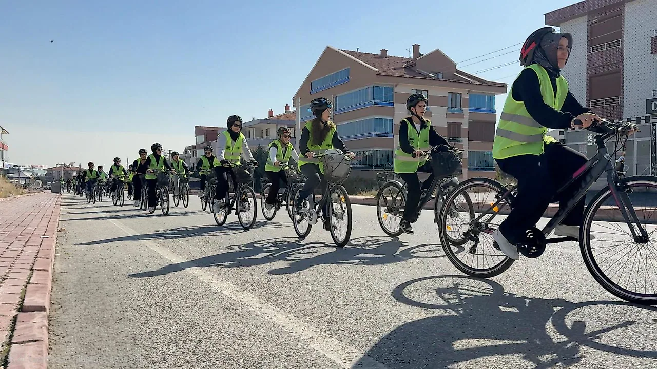 Konya’da öğrenciler Sille’ye pedalladı: Bisiklet Dostu Okul sahada